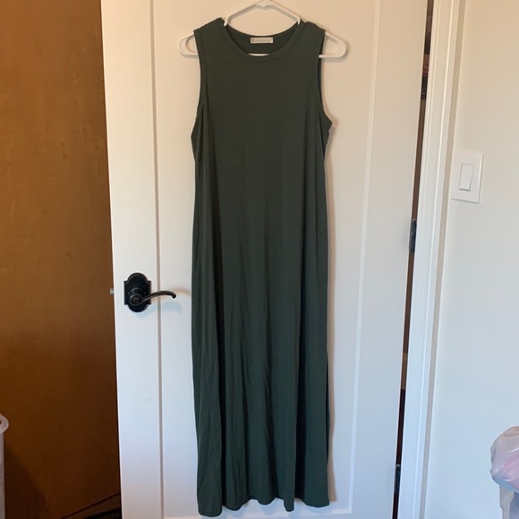 Olive, Side-slit Maxi Dress - Maternity, size Medium - Picture 3 of 5